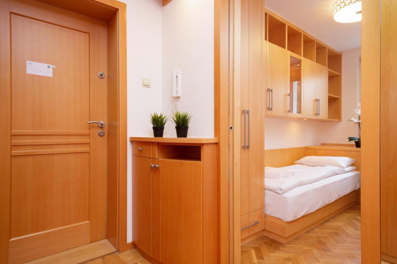 Two-Bedroom Family Apartment Esperanto Next To Klif By Noclegi Renters 华沙 外观 照片